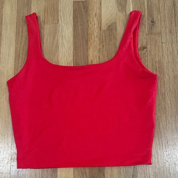*last chance* Amazon | Women’s Red Sleeveless Top - Picture 1 of 9